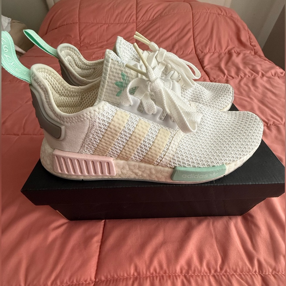 Adidas Sneakers
